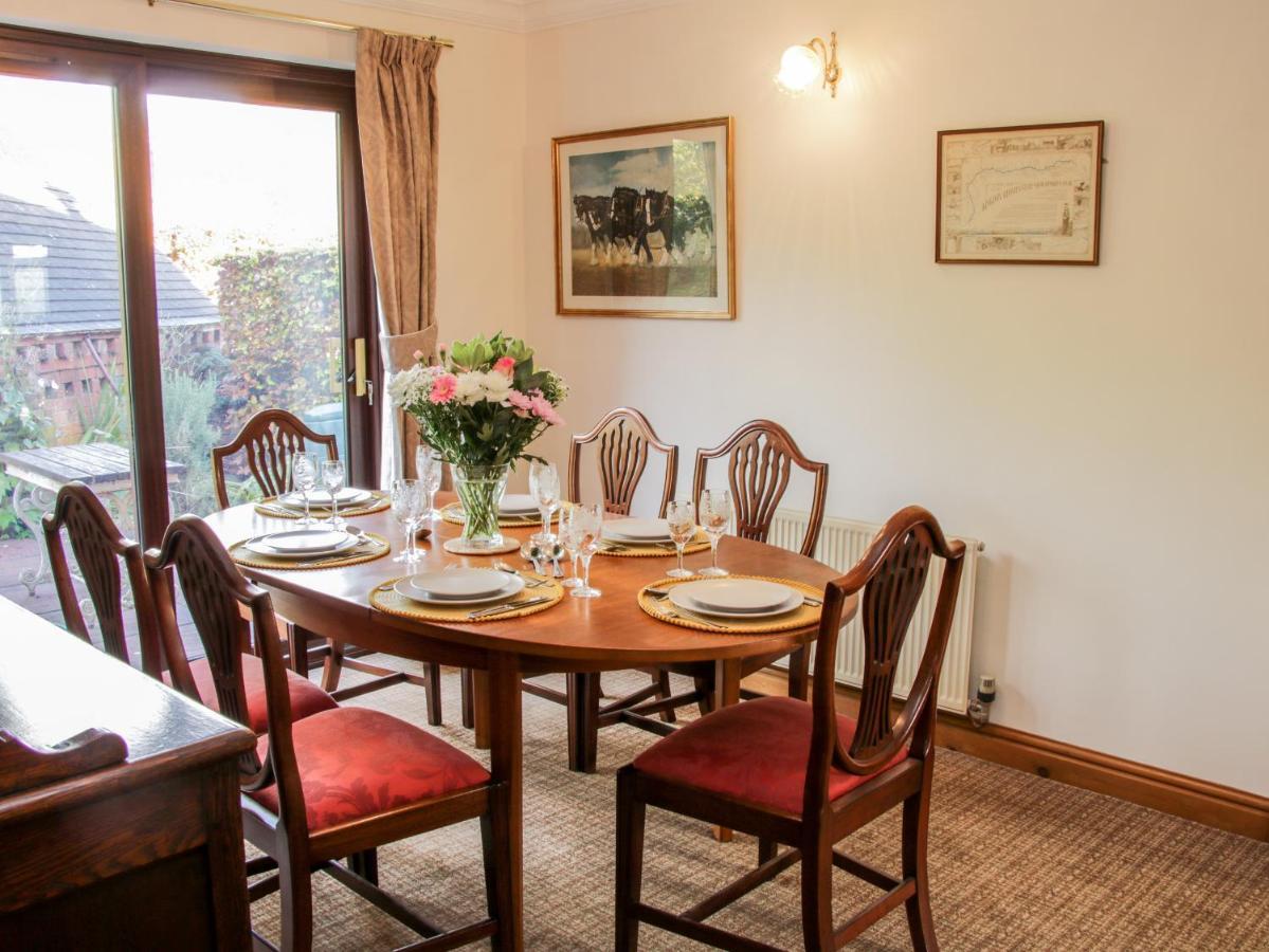 Villa Court Farm à Kidderminster Extérieur photo